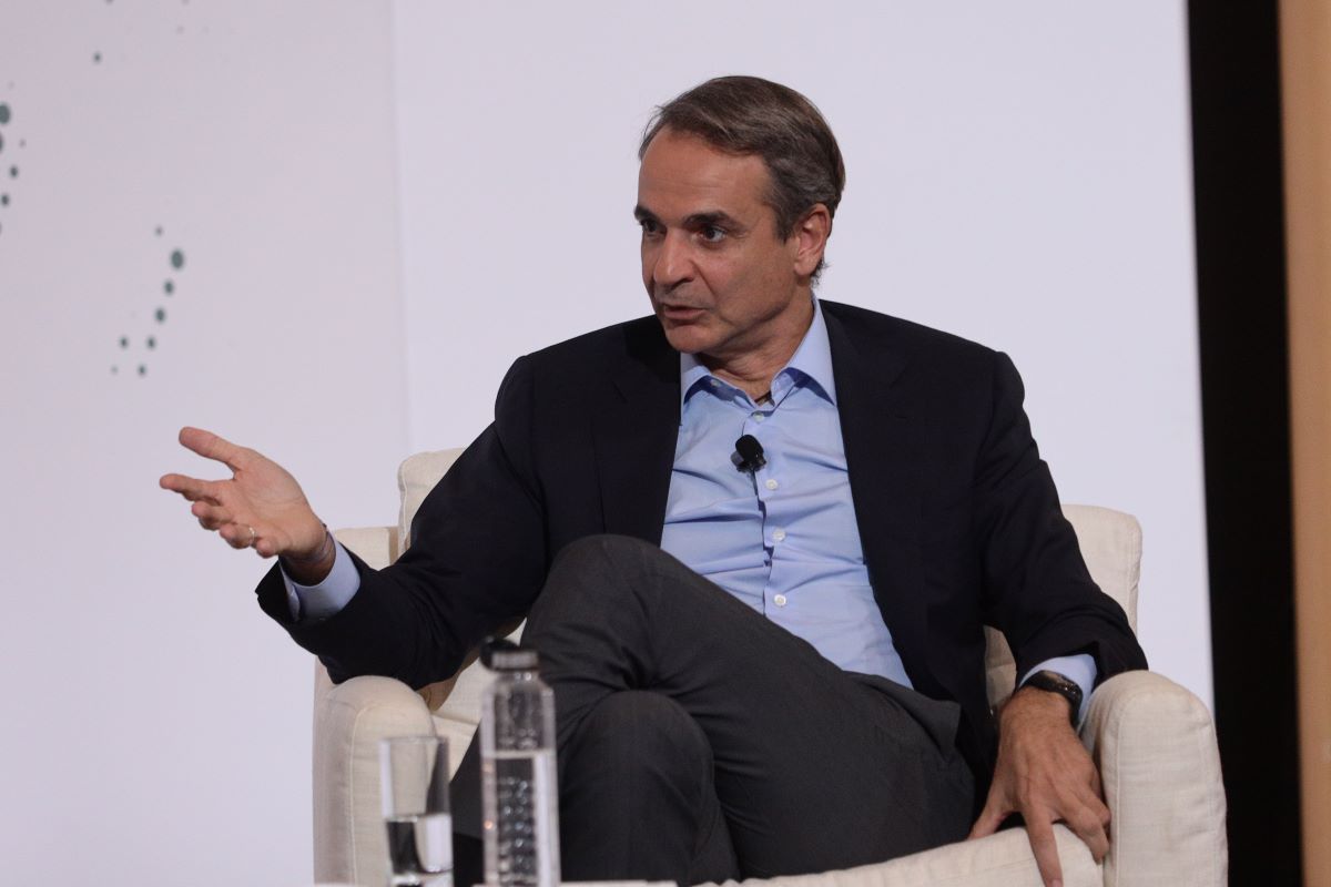 Μητσοτάκης: Κάποια κόμματα προτιμούν να πετροβολούν τη δημοκρατία από το πεζοδρόμιο