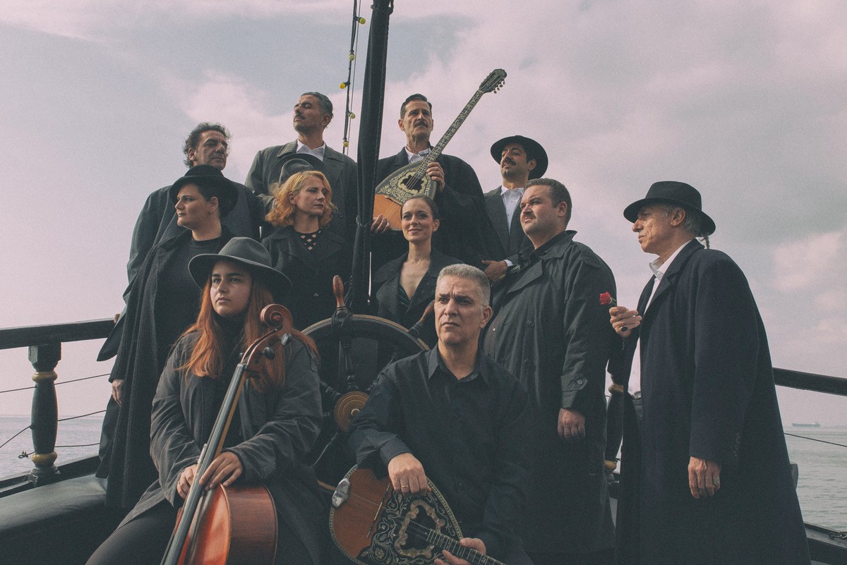 ΚΘΒΕ: «MANOLIS καρδιά σε τέσσερις χορδές» μια παράσταση για τον Μανώλη Χιώτη – Πότε κάνει πρεμιέρα (ΦΩΤΟ)