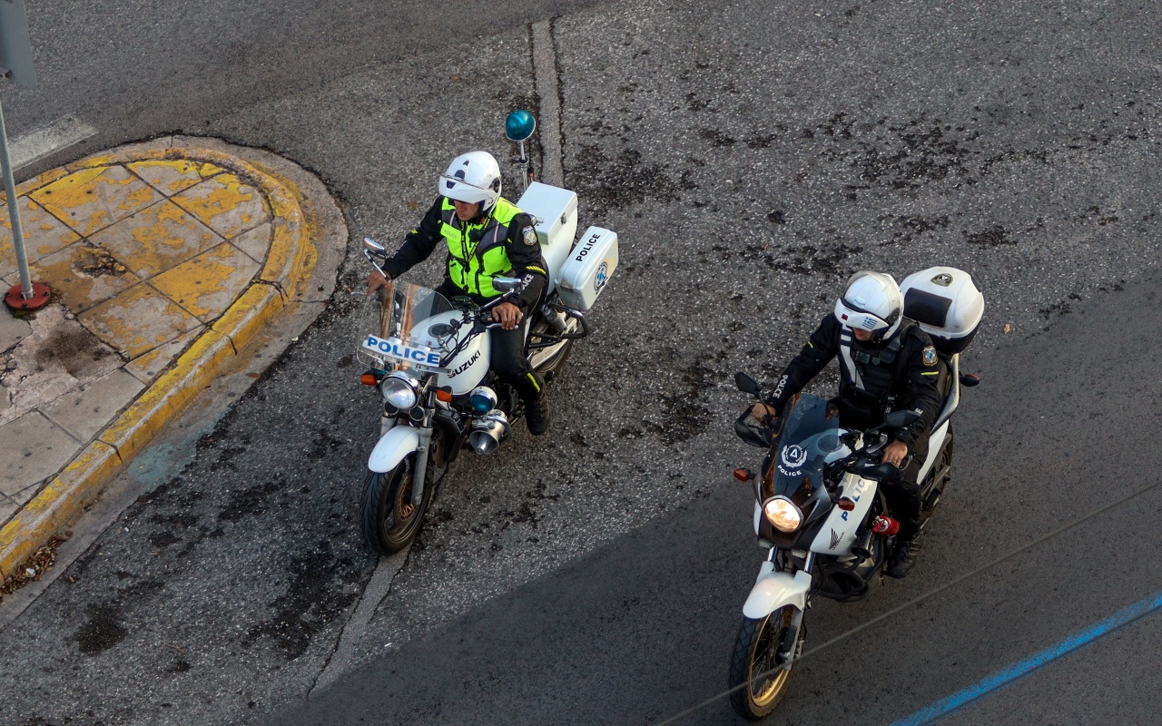 Θεσσαλονίκη: Συνελήφθησαν για τρεις κλοπές με λεία 7.200€ – Την «έπεσαν» μέχρι και σε ηλικιωμένο