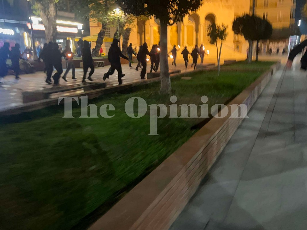 Θεσσαλονίκη: Επεισόδια με μολότοφ και χημικά στην πορεία για το Πολυτεχνείο (ΦΩΤΟ+VIDEO)