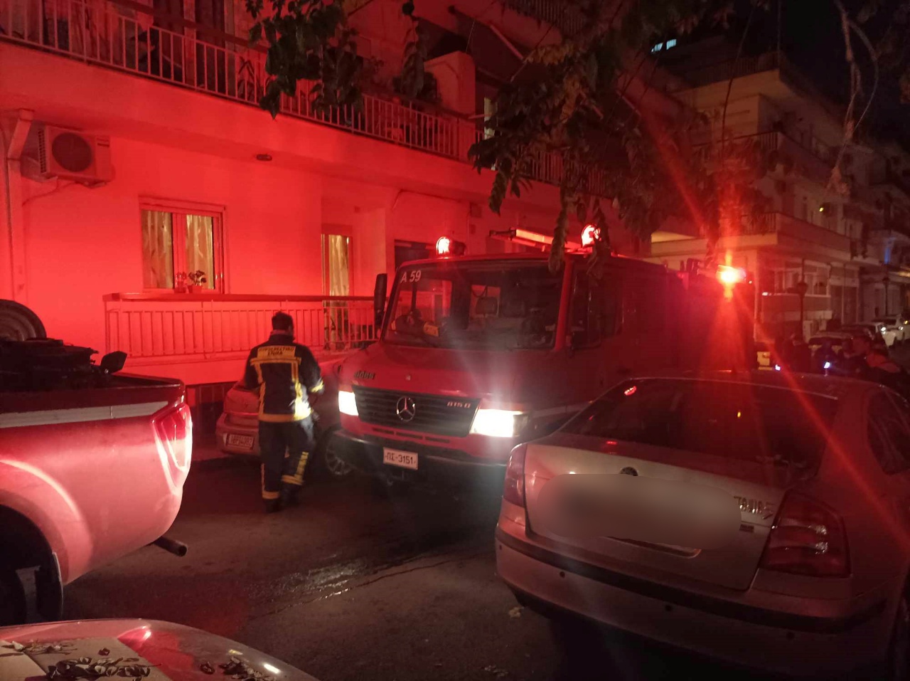 Θεσσαλονίκη: Αναστάτωση από φωτιά σε κουζίνα διαμερίσματος (ΦΩΤΟ)