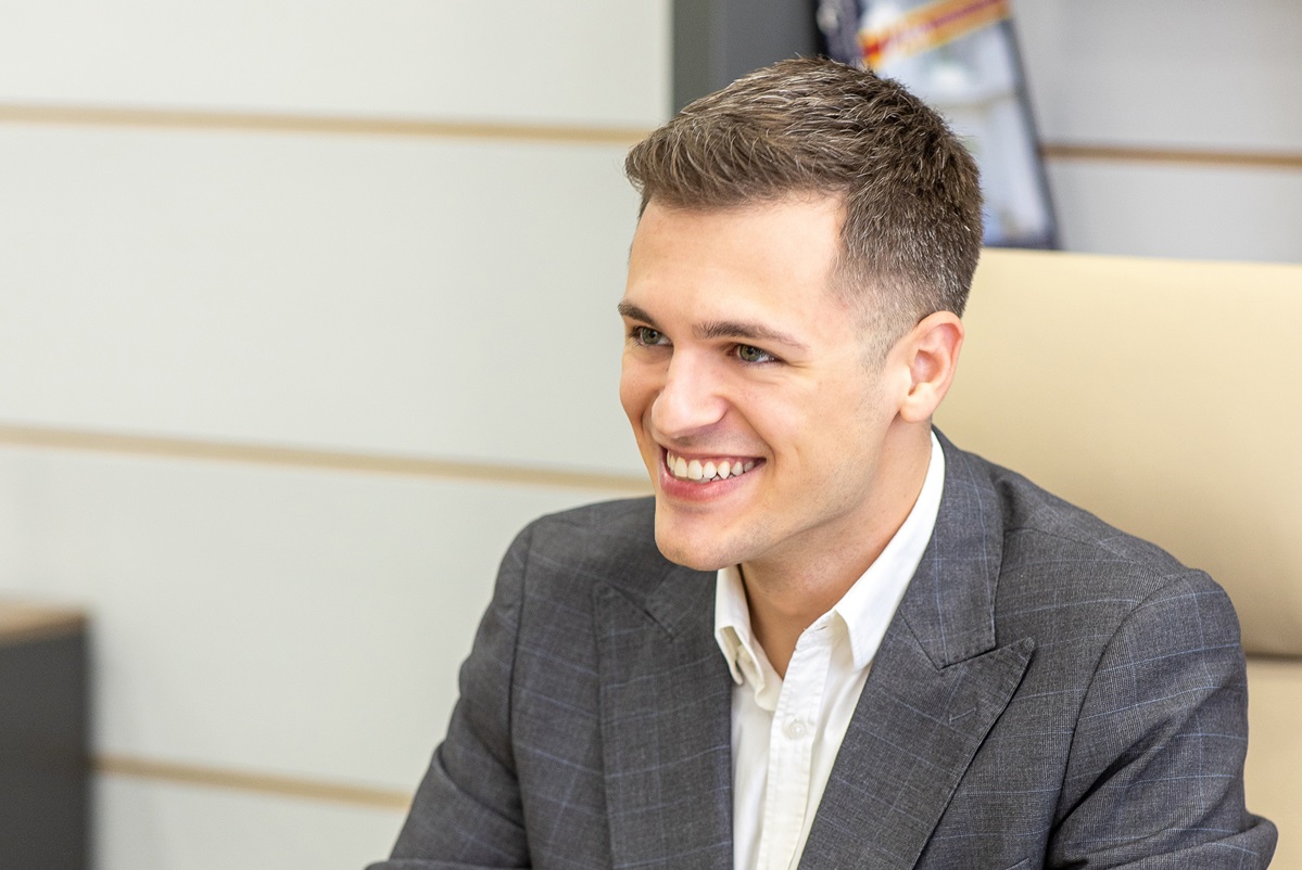 Ποιος είναι ο νεότερος υποψήφιος στο ΕΒΕΘ  – Η νέα γενιά στην πρώτη γραμμή