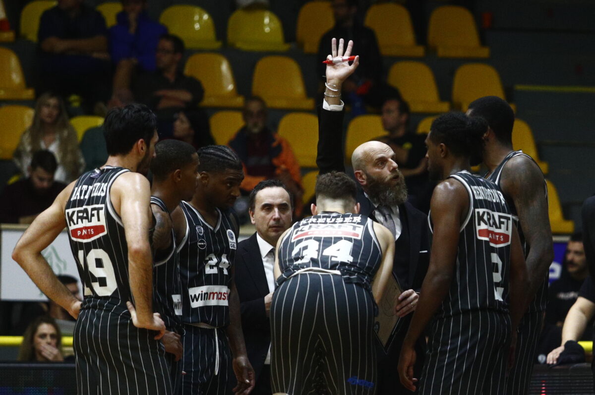 «Προσγειώθηκε» στη Ρουμανία ο μπασκετικός ΠΑΟΚ
