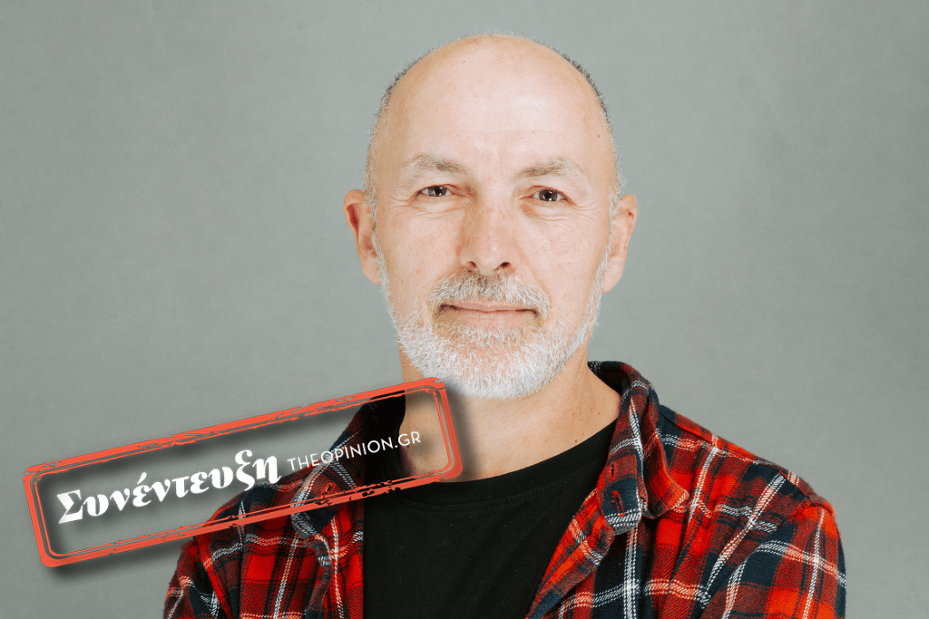 Τάσος Ράτζος στο TheOpinion: «Μπαίνουμε στην τάξη και μοιραζόμαστε με τους μαθητές τη “μαγεία” του θεάτρου»