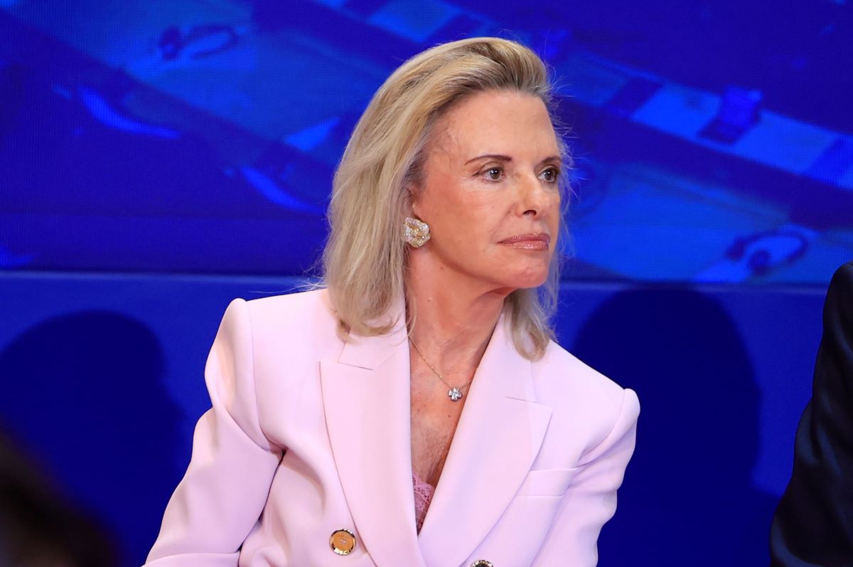 Όταν η πολιτική σιωπά: Η άστοχη επίθεση της Βόζεμπεργκ στη μάνα ενός νεκρού παιδιού