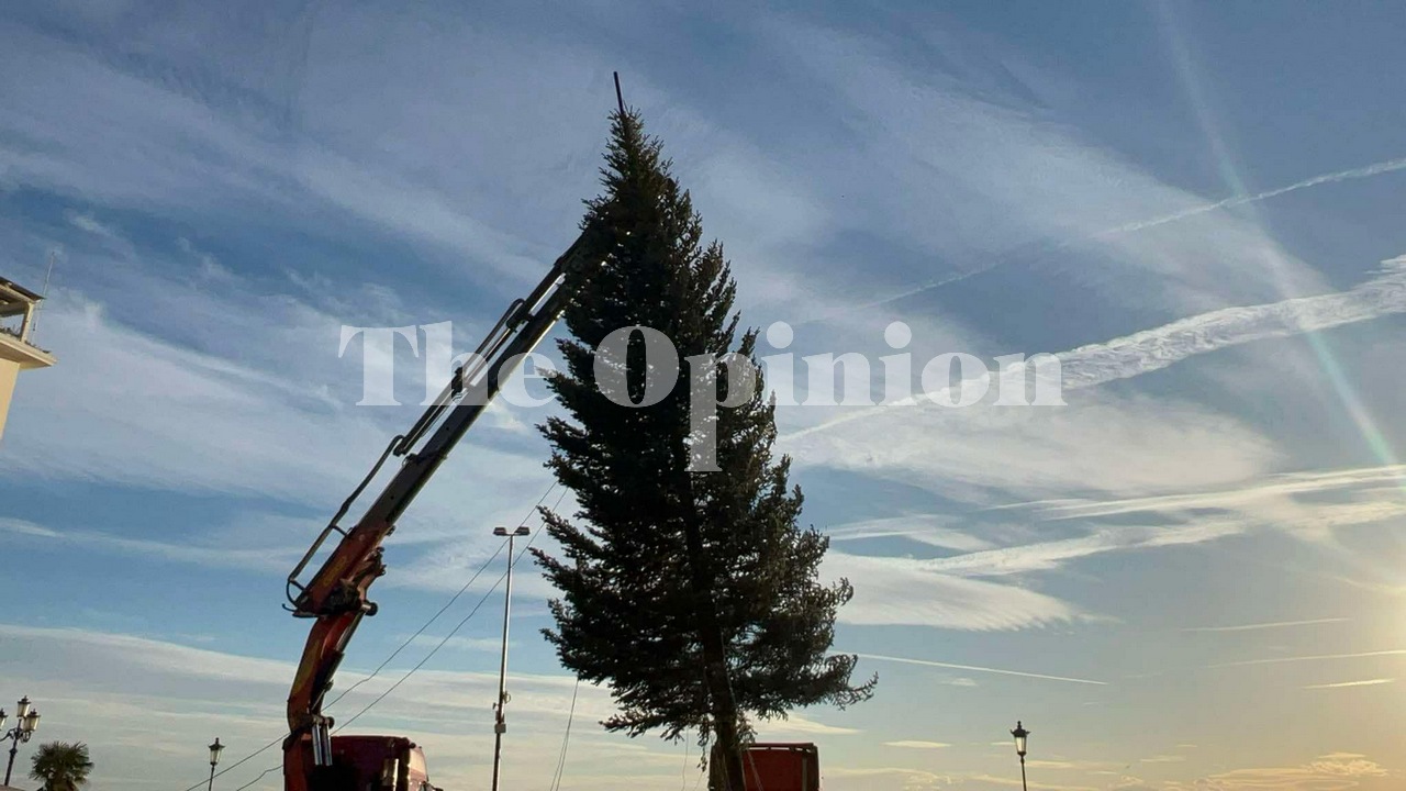 Ανατροπή! Προς αναβολή το άναμμα του Χριστουγεννιάτικου δέντρου λόγω κακοκαιρίας