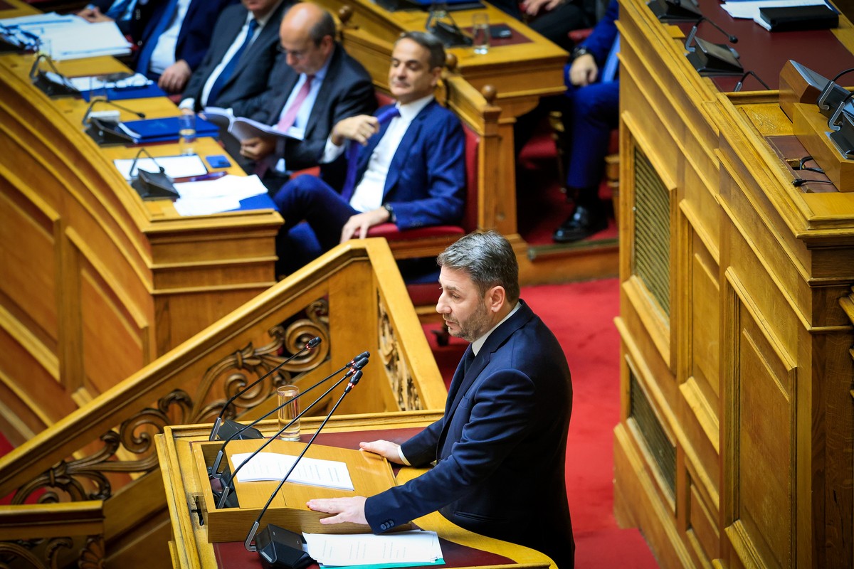 ΝΔ-ΠΑΣΟΚ: Δύο διαφορετικές κυβερνητικές προτάσεις