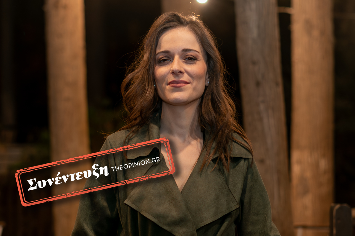 Δήμητρα Αντωνακούδη στο TheOpinion: «Ήταν όνειρό μου να αφηγούμαι ιστορίες τόσο προφορικά όσο και τραγουδώντας»