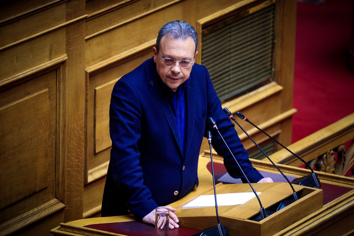 Φάμελλος για εξελίξεις στην υπόθεση τραγωδίας των Τεμπών: Η άμεση υποβολή πρότασης μομφής κατά πρωθυπουργού και κυβέρνησης είναι μονόδρομος (VIDEO)