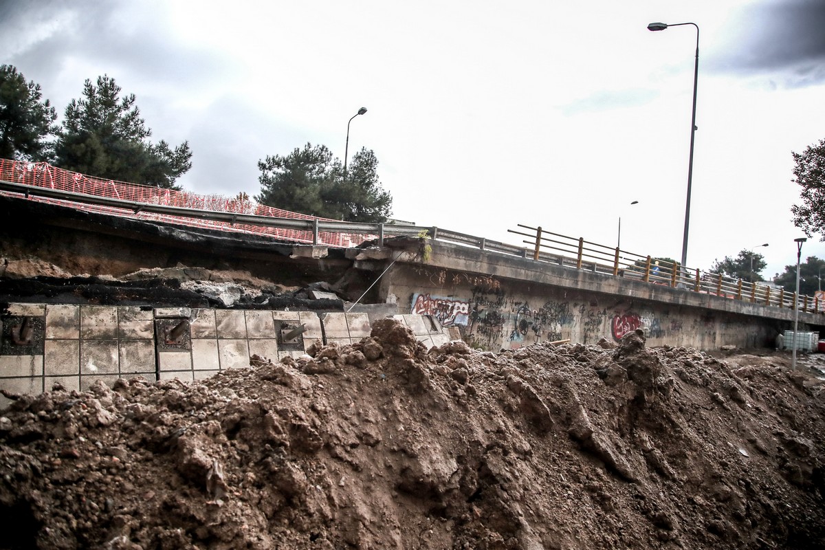 Χωρίς συγκεκριμένο χρονοδιάγραμμα για το πότε θα επισκευαστεί η γέφυρα Δενδροποτάμου