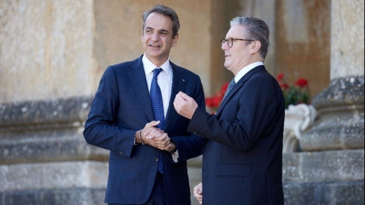 Σήμερα το τετ α τετ Μητσοτάκη – Στάρμερ – Στο «τραπέζι» η επιστροφή των Γλυπτών του Παρθενώνα