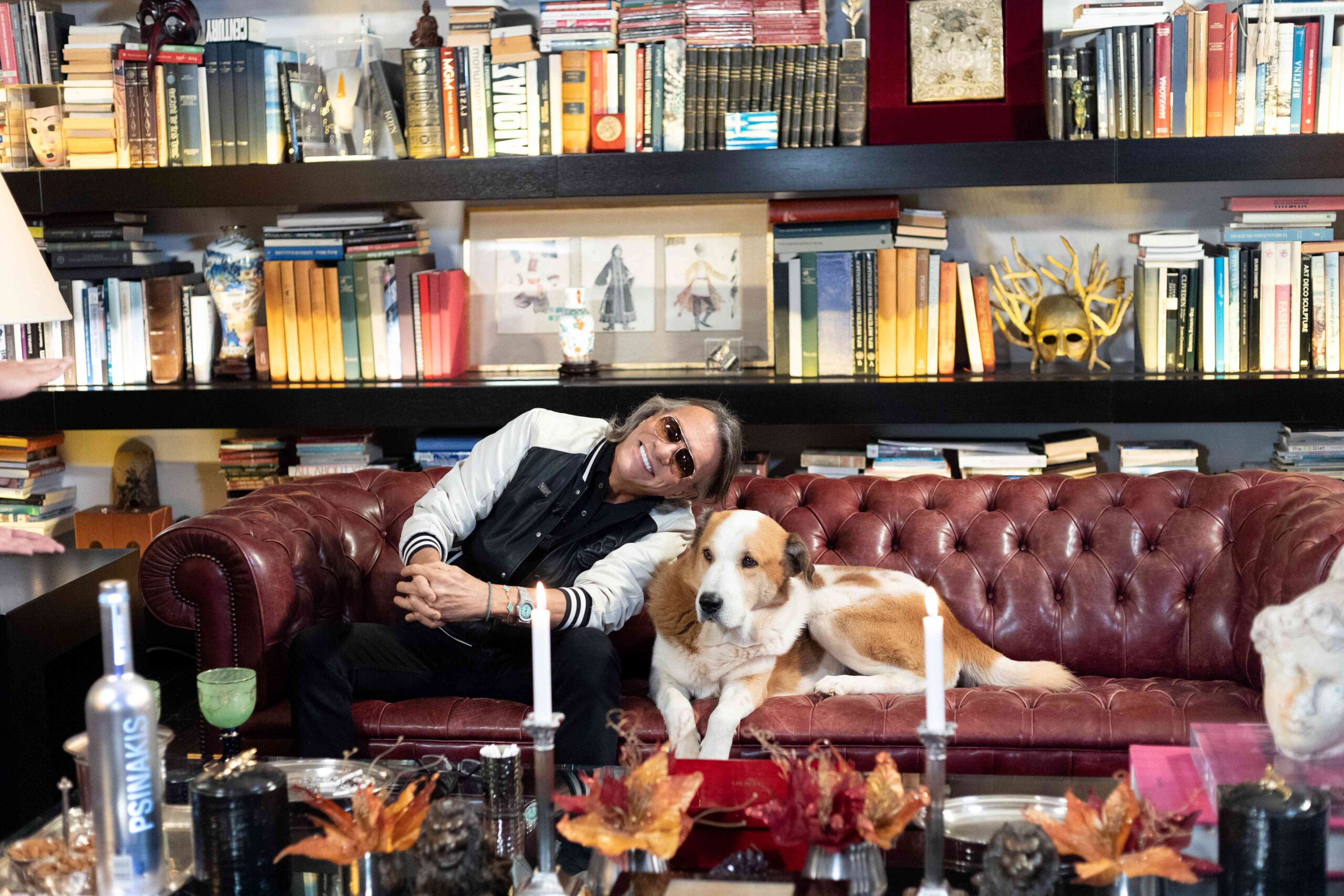 O Ηλίας Ψινάκης έρχεται Παραμονή και Ανήμερα των Χριστουγέννων τα μεσάνυχτα στo ACTION 24 (VIDEO)