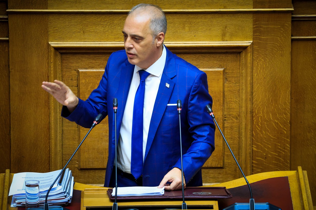 Βελόπουλος: «Υπόλογος για κατάχρηση εξουσίας ο Κυριάκος Μητσοτάκης»