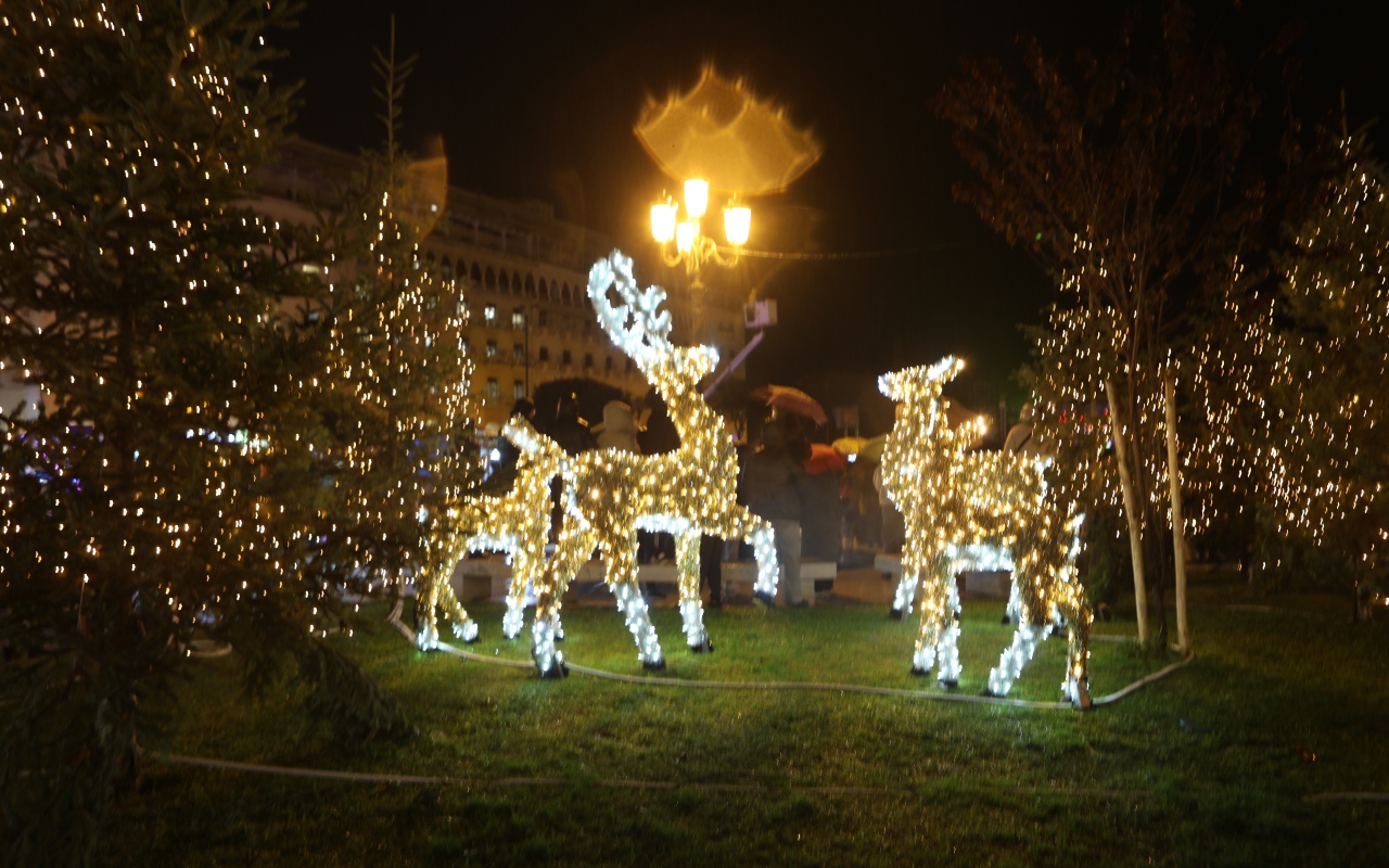 «Το Χωριό των Μαγεμένων»: Άνοιξε για μικρούς και μεγάλους στο κέντρο της Θεσσαλονίκης