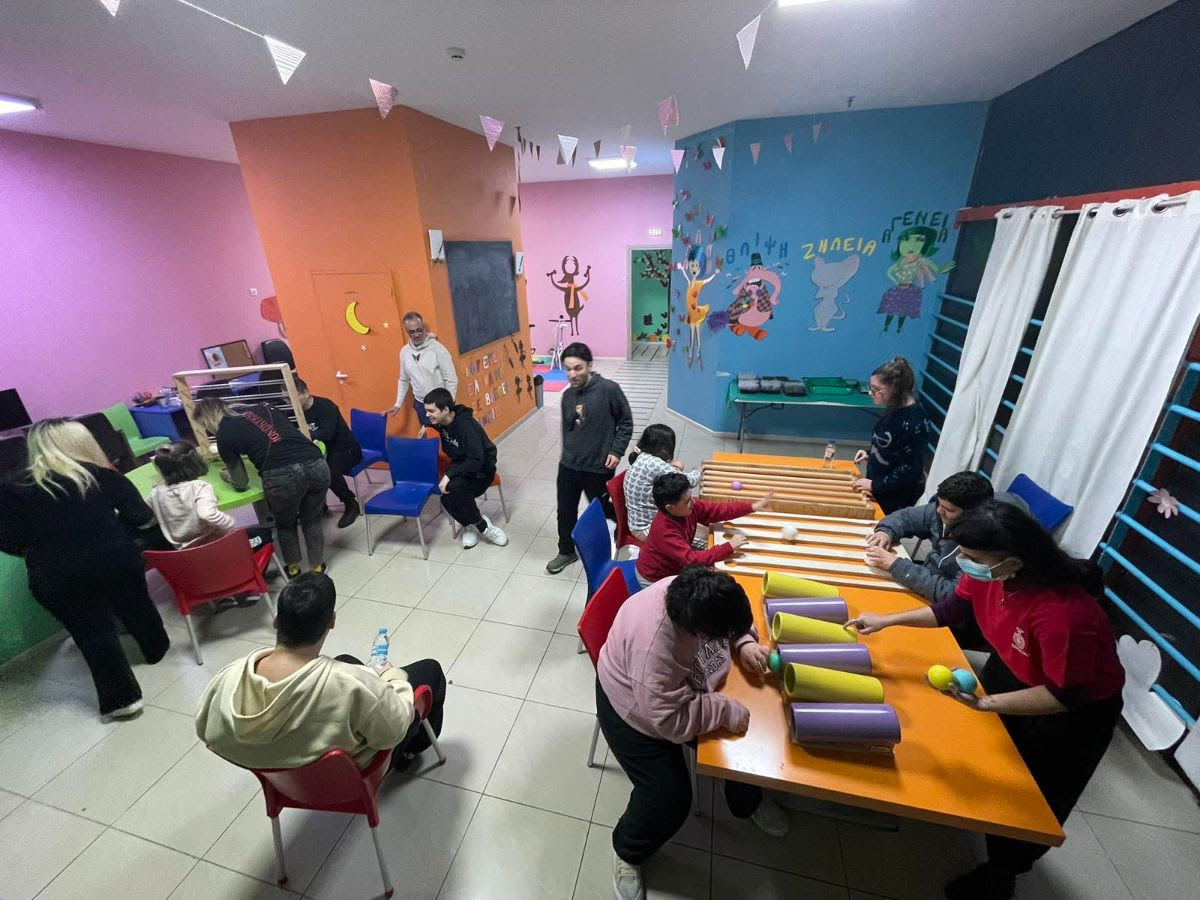 «Μια μπάλα που κυλά»: Οι τέχνες του τσίρκο προσβάσιμες σε άτομα με αναπηρίες