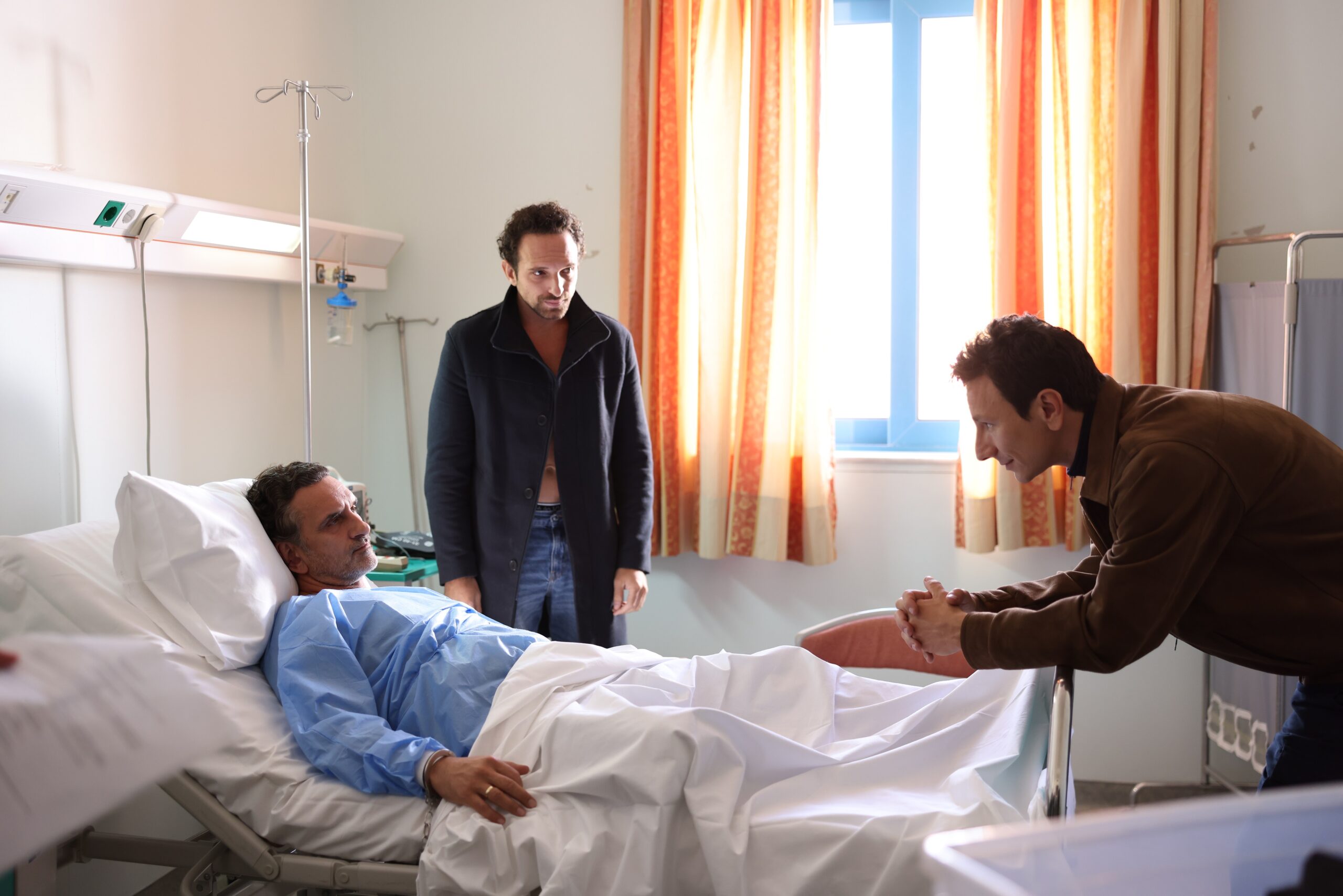 «Διάφανη αγάπη»: Το ανατρεπτικό φινάλε του Α’ κύκλου απόψε (VIDEO)