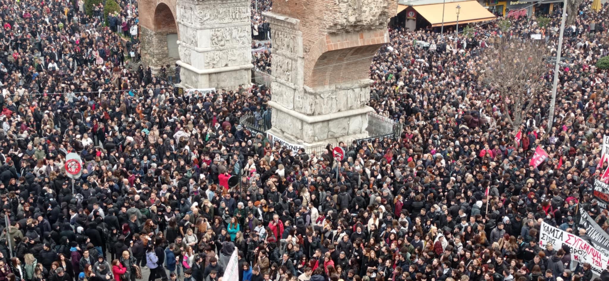 57 ΨΥΧΕΣ ΖΗΤΟΥΝ ΔΙΚΑΙΩΣΗ – Όλη η Θεσσαλονίκη στην Καμάρα (ΦΩΤΟ+BINTEO)
