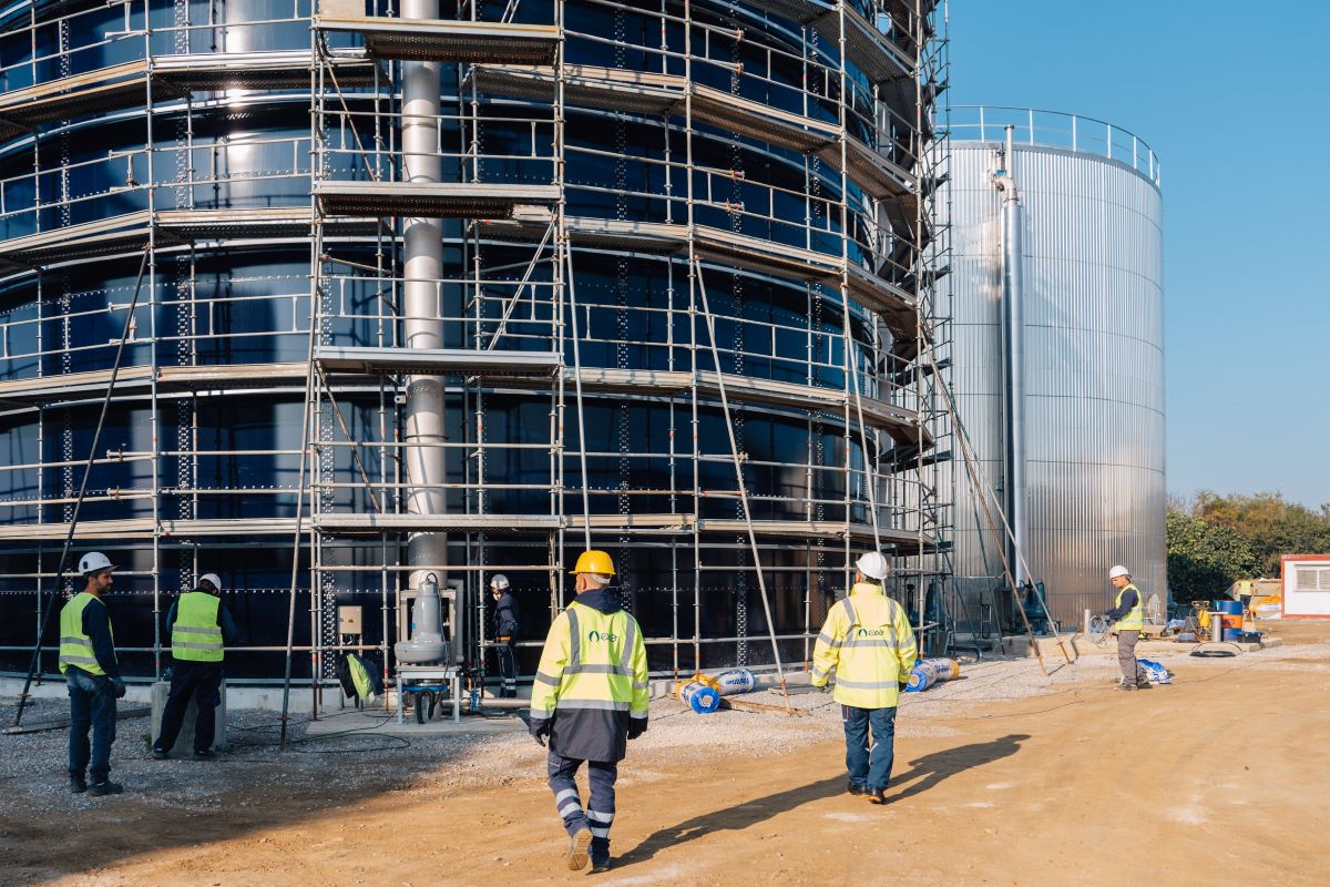 ΕΥΑΘ: Μείωσε κατά 33% μέσα στο 2023 το ανθρακικό της αποτύπωμα