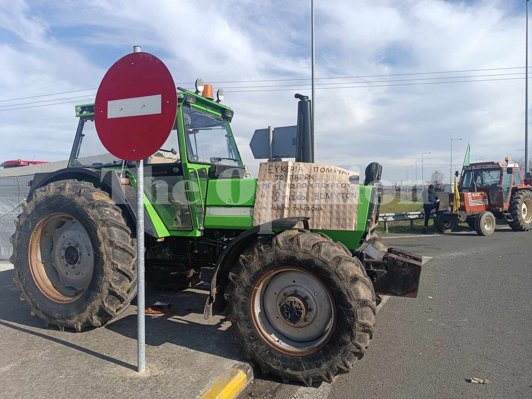 Αγρότες: Ενισχύουν τα μπλόκα με νέα τρακτέρ στη Θεσσαλία – Ποιες είναι οι επόμενες κινήσεις τους