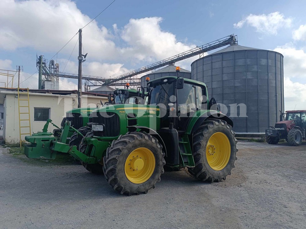 Στήνουν το πρώτο μπλόκο στη Θεσσαλονίκη – Τρακτέρ στα διόδια των Μαλγάρων (ΦΩΤΟ-VIDEO)