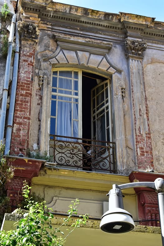 Η τιμή πώλησης του ιστορικού Μπενσουσάν Χαν στη Θεσσαλονίκη – Επιβίωσε από τη φωτιά του 1917