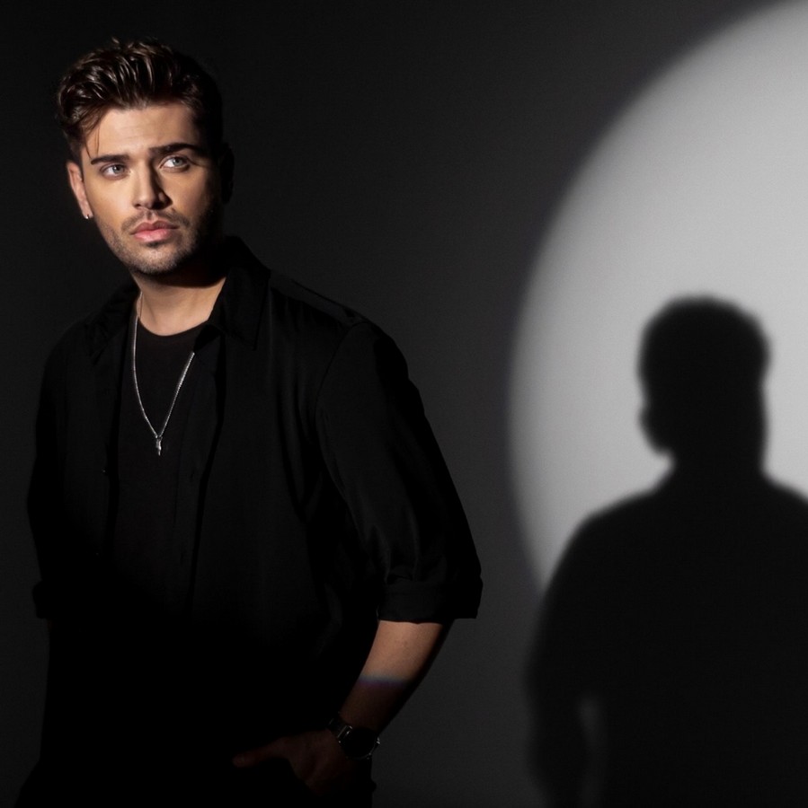 Μάκης Μπερδές – «Όλα Τα Πέρασα Μαζί Σου»: Δείτε το Music Video