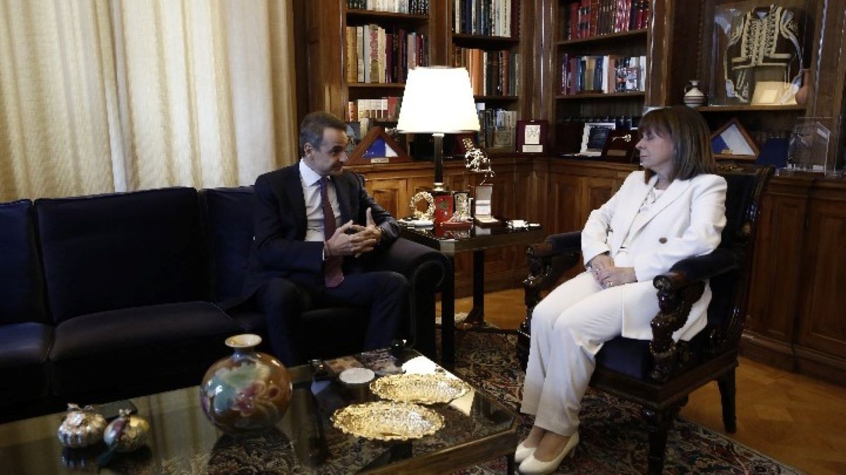 Σήμερα το τελευταίο τετ α τετ Μητσοτάκη – Σακελλαροπούλου