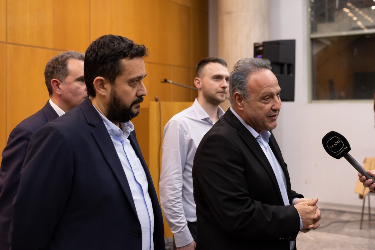 Κοπή πίτας για «μια μεγάλη οικογένεια που ξεκίνησε από τις γειτονιές της πόλης»