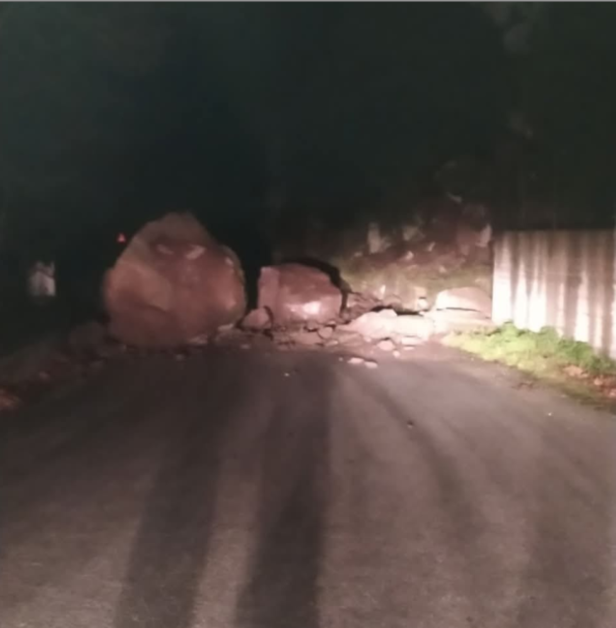 Σεισμός 5,1 Ρίχτερ «τάραξε» τη Λέσβο – Κατολισθήσεις βράχων – «Μεγάλο ρήγμα» λέει ο Λέκκας