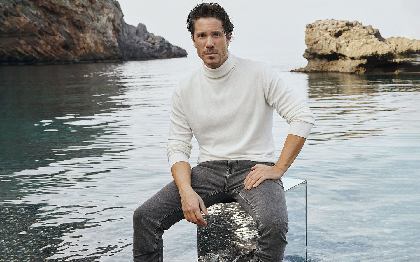 Νίκος Οικονομόπουλος: Στην κορυφή για το 2024 με τον «Έκπτωτο άγγελο»