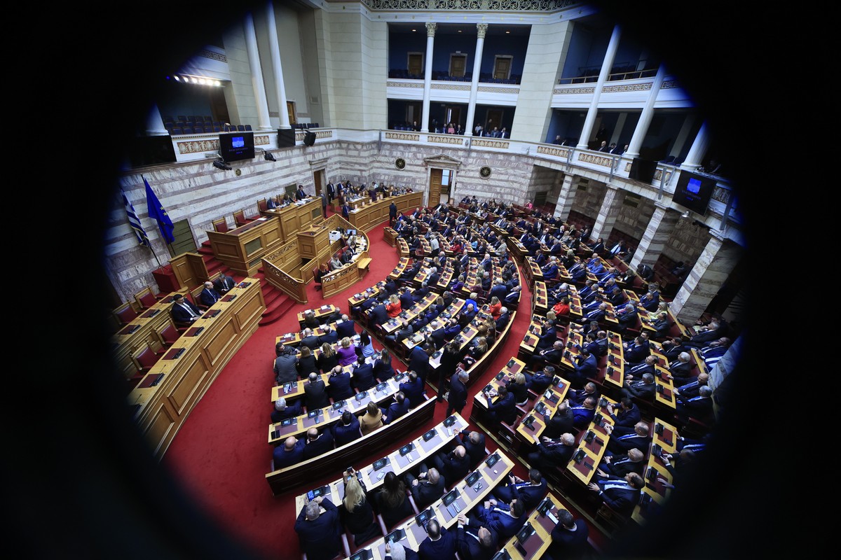 Μόλις 160 ψήφοι για Τασούλα – Δεύτερη δύναμη το «ΠΑΡΩΝ» – Νέα ψηφοφορία στις 31 Ιανουαρίου