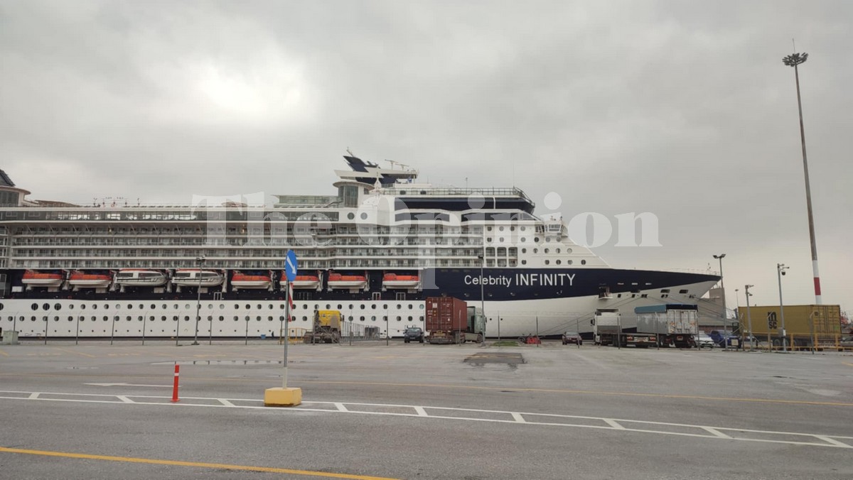 «Έριξε» άγκυρα το πρώτο από τα 70 κρουαζιερόπλοια που θα «δέσουν» για φέτος στη Θεσσαλονίκη  (ΦΩΤΟ+VIDEO)