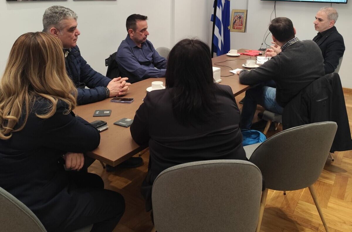 Θεσσαλονίκη: Στο γραφείο Ανδρουλάκη εκπρόσωποι της εστίασης και των φοροτεχνικών – Στο επίκεντρο η ψηφιακή κάρτα εργασίας (ΦΩΤΟ)