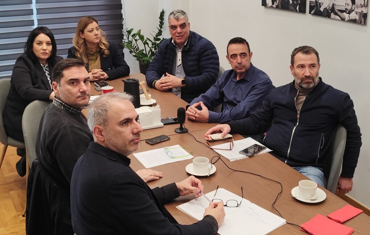 Θεσσαλονίκη: Στο γραφείο Ανδρουλάκη εκπρόσωποι της εστίασης και των φοροτεχνικών – Στο επίκεντρο η ψηφιακή κάρτα εργασίας (ΦΩΤΟ)