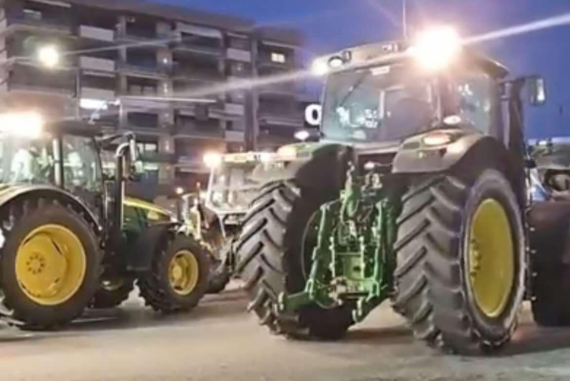 Πορεία αγροτών στη Θεσσαλονίκη (ΦΩΤΟ)