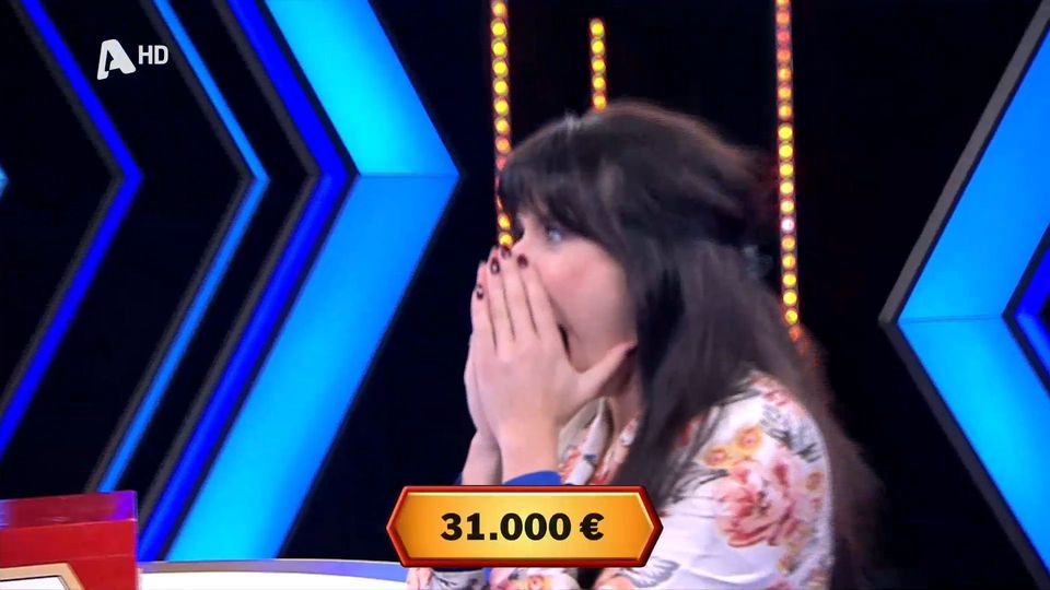 «Deal»: Παίκτρια δεν πίστευε το αστρονομικό ποσό που κέρδισε και «έριξε» ένα ζεϊμπέκικο