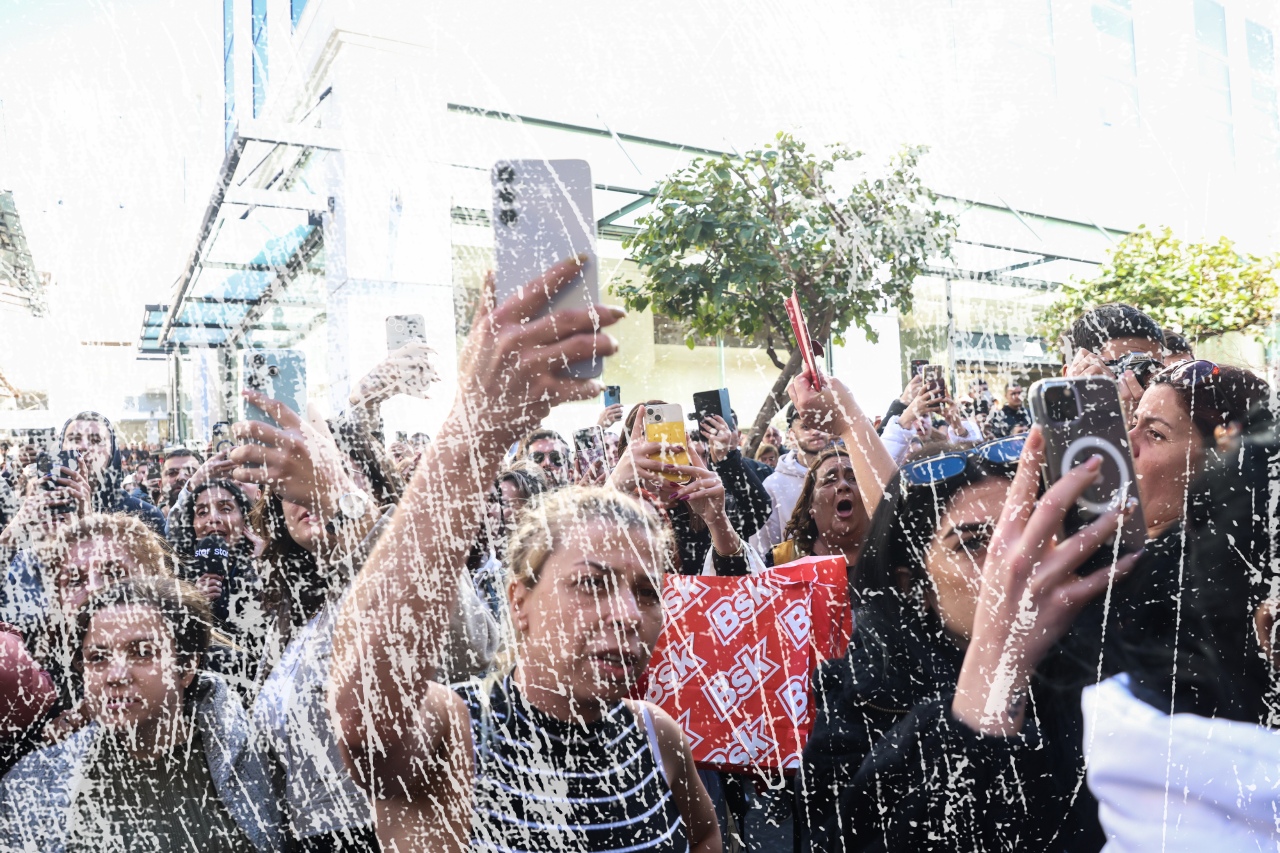 Ξέρω πότε πηγαίνεις για καφέ, αλλά όχι αν δέρνεις το παιδί σου
