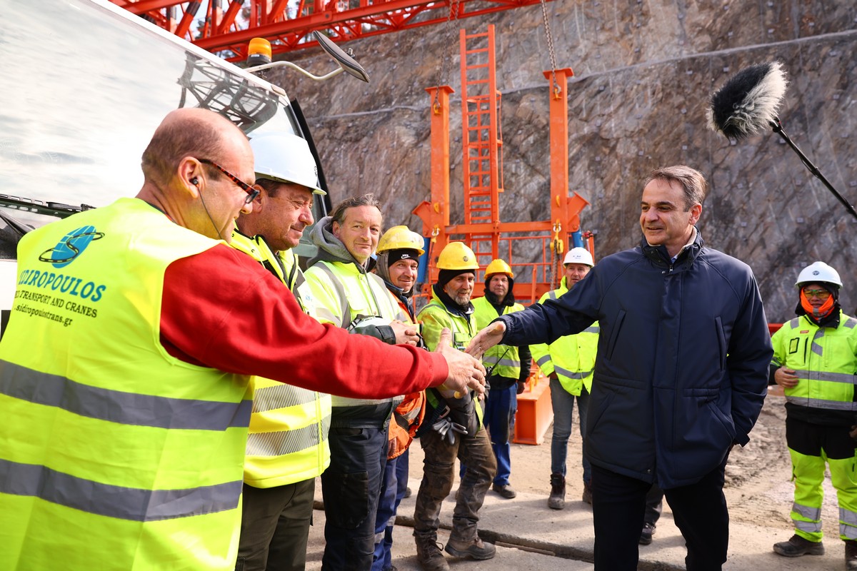Στο FLYOVER και στο Παιδιατρικό νοσοκομείο ο πρωθυπουργός – «Αξιολογούμαστε καθημερινά από τους πολίτες» (ΦΩΤΟ – VIDEO)