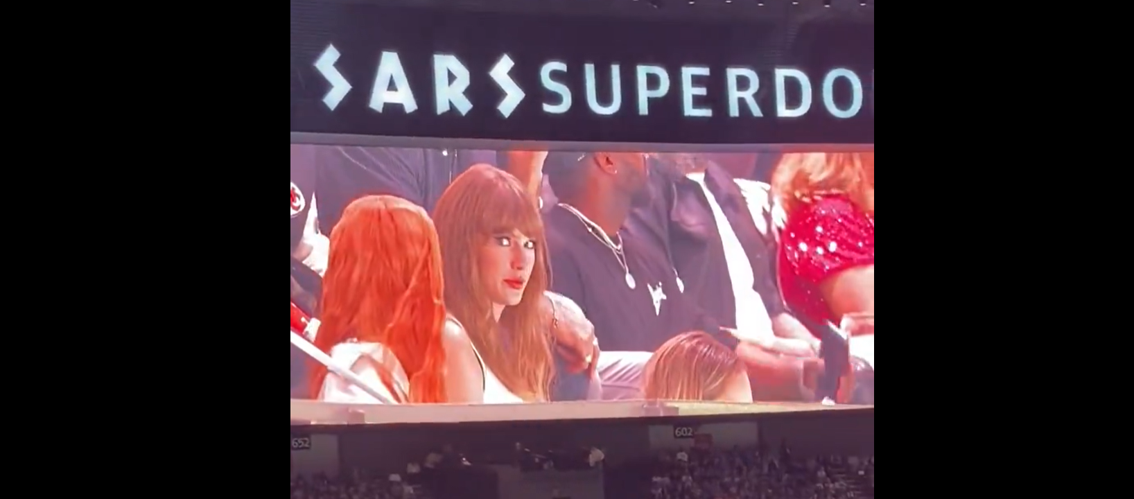 Οπαδοί γιατί ενοχλήστε περισσότερο με μια ποπ σταρ παρά με δυο ναζί