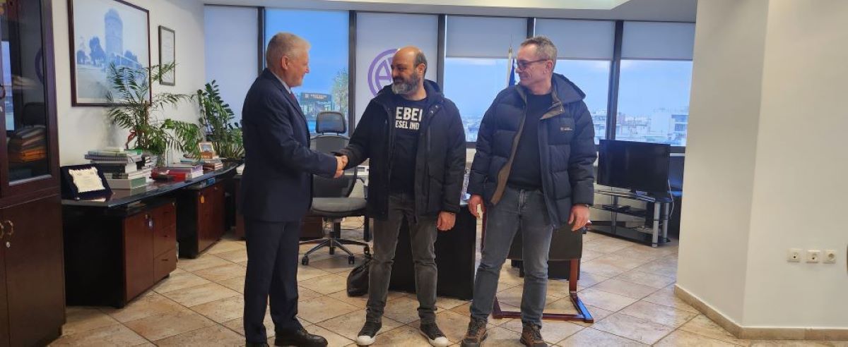 Θεσσαλονίκη: Οδηγός του ΟΑΣΘ βρήκε και παρέδωσε 1.400 ευρώ – Τι είπε ο ίδιος (VIDEO)