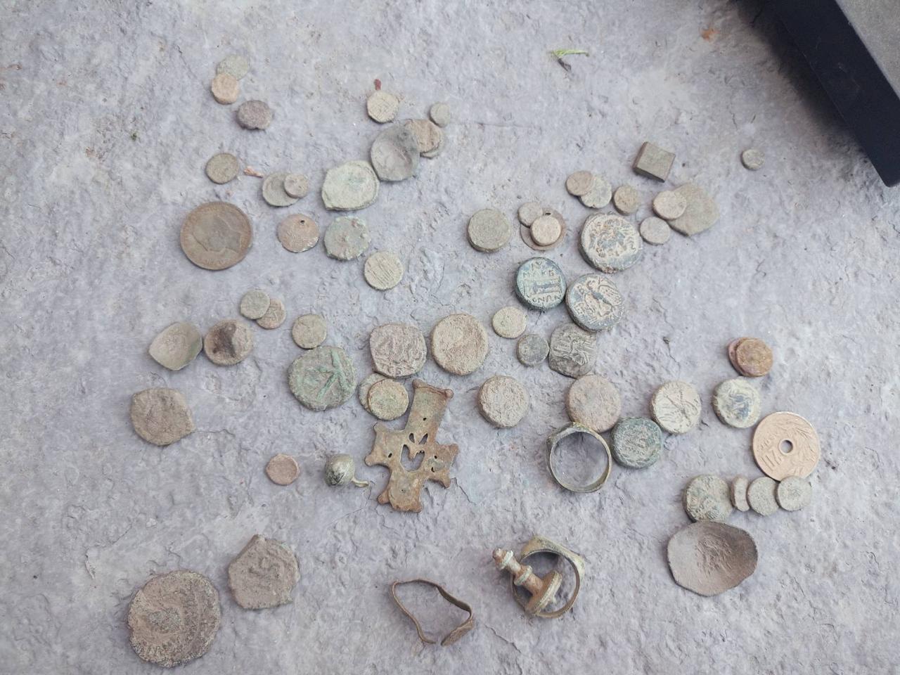 Συμμορίες αρχαιοκάπηλων: Ο εγκέφαλος, ο αμφορέας με το λάδι και τα νομίσματα, τα “λευκά” και τα “μαύρα” (ΦΩΤΟ + VIDEO)