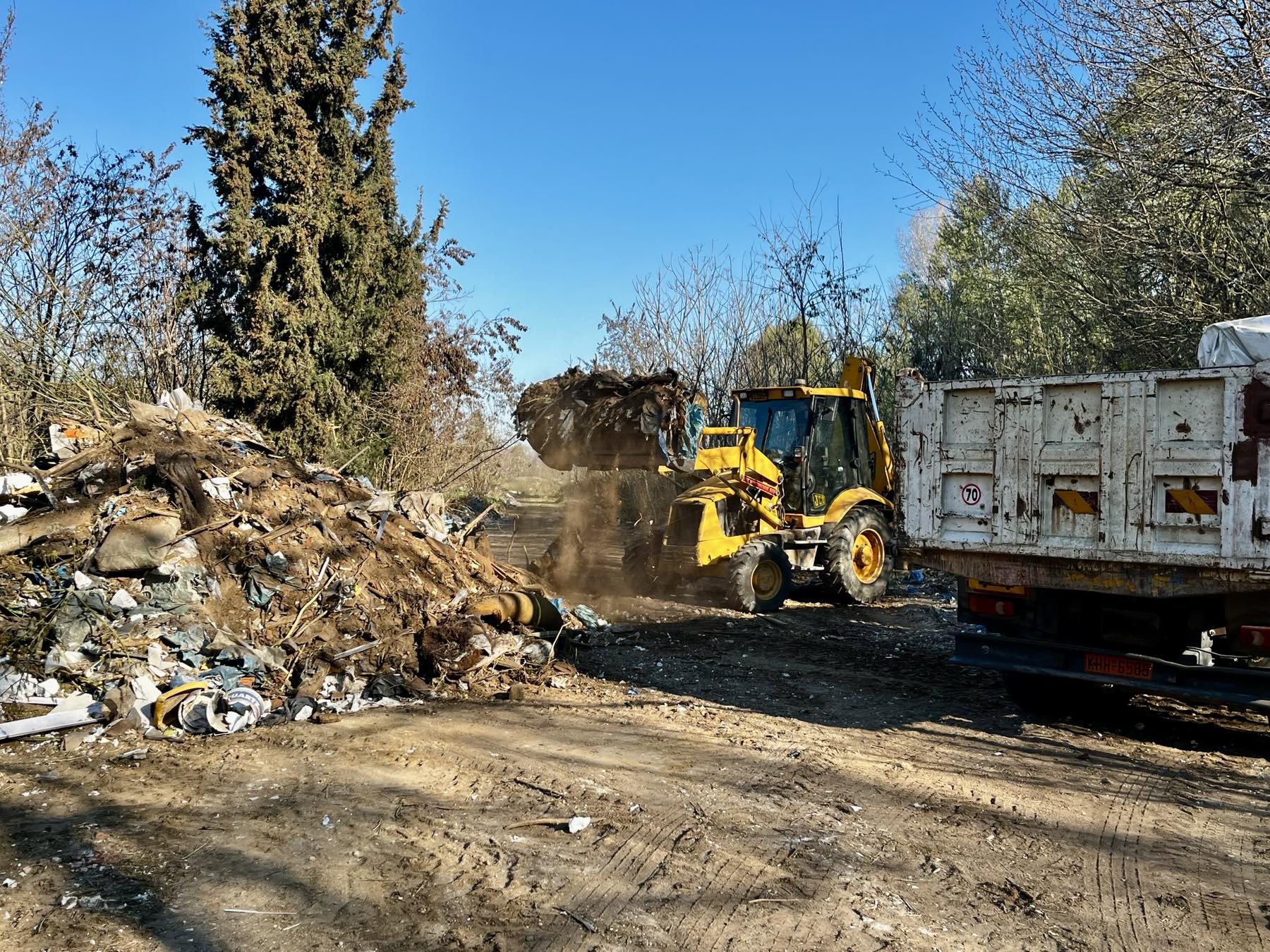 Δήμος Δέλτα: Παρεμβάσεις καθαρισμού μπαζών και ογκωδών απορριμμάτων