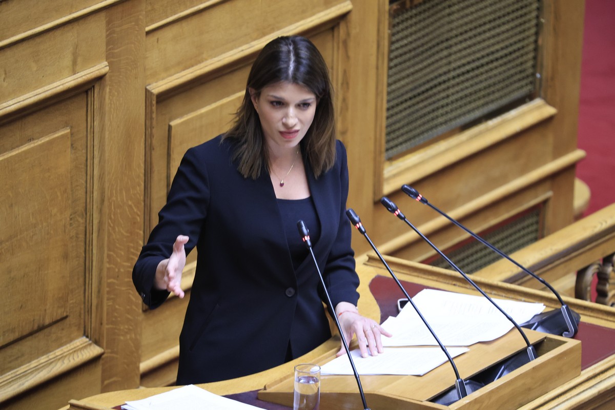 Νοτοπούλου: «Σήμα κινδύνου» από τα Ελληνικά σχολεία στη Νορβηγία