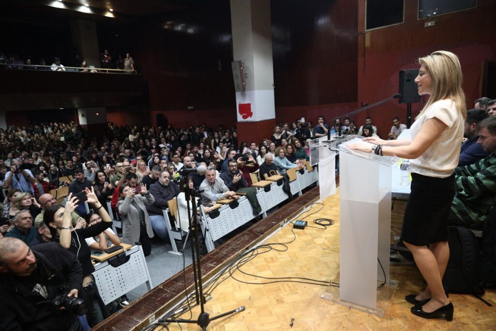Συγκλονιστική ομιλία Καρυστιανού: «Ήρθε η στιγμή να αλλάξουν τα πάντα» (ΦΩΤΟ + VIDEO)
