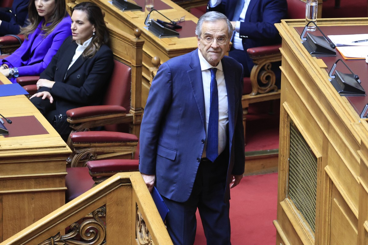 Απόλυτη σιωπή για Σαμαρά