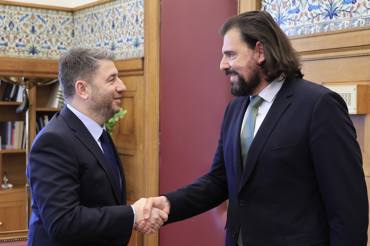 Στο ΠΑΣΟΚ και επίσημα ο Πέτρος Παππάς – Οι δηλώσεις με Ανδρουλάκη (ΦΩΤΟ)