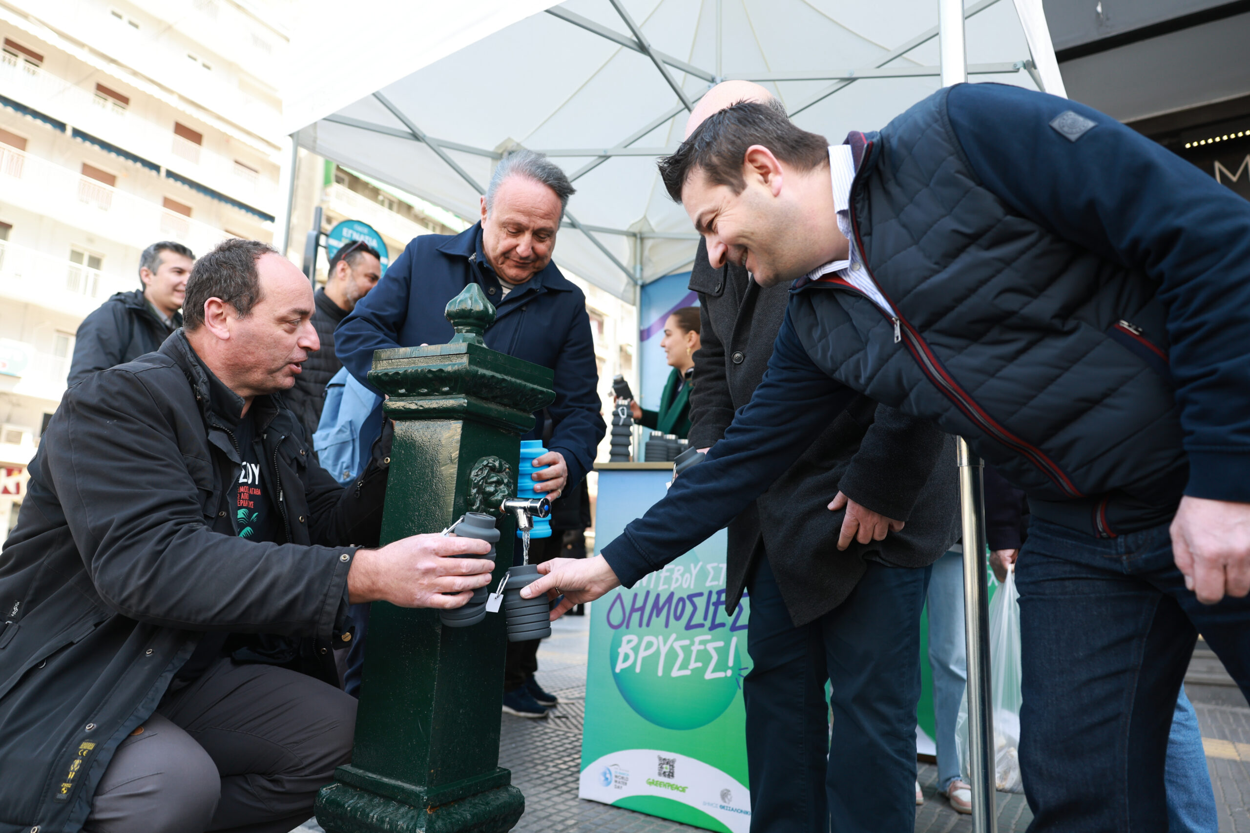 «Ραντεβού στις δημόσιες βρύσες» με μια φωνή! – Δέκα νέες βρύσες τοποθετούνται στη Θεσσαλονίκη (ΦΩΤΟ)