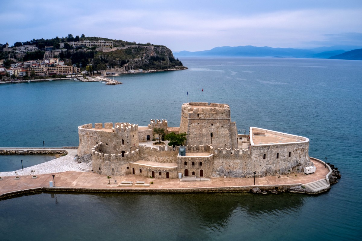 Δεν πωλείται το Μπούρτζι  – Η ανακοίνωση της ΕΤΑΔ μετά το σάλο