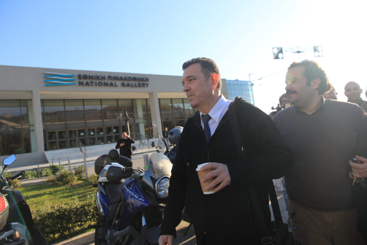 Αφέθηκε ελεύθερος ο Νίκος Παπαδόπουλος – «Ξεκρέμασα τέσσερις βέβηλες εικόνες και σε δύο από αυτές έσπασε το τζαμάκι» (VIDEO)