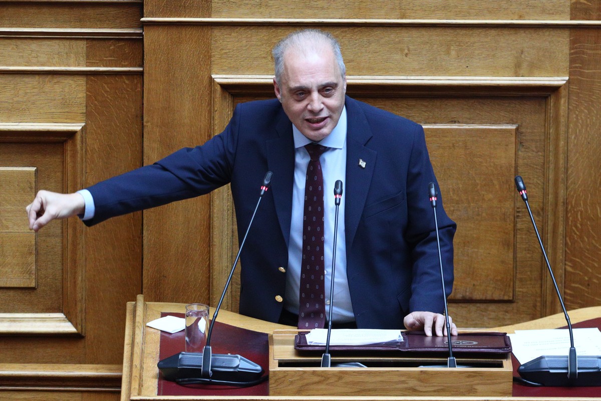 Βελόπουλος: «Μιλάει για δημοκρατία ο πρωθυπουργός της κυβέρνησης των αντιλαϊκών μέτρων»